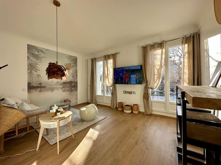 Le Lutz Apartment Ним Екстериор снимка