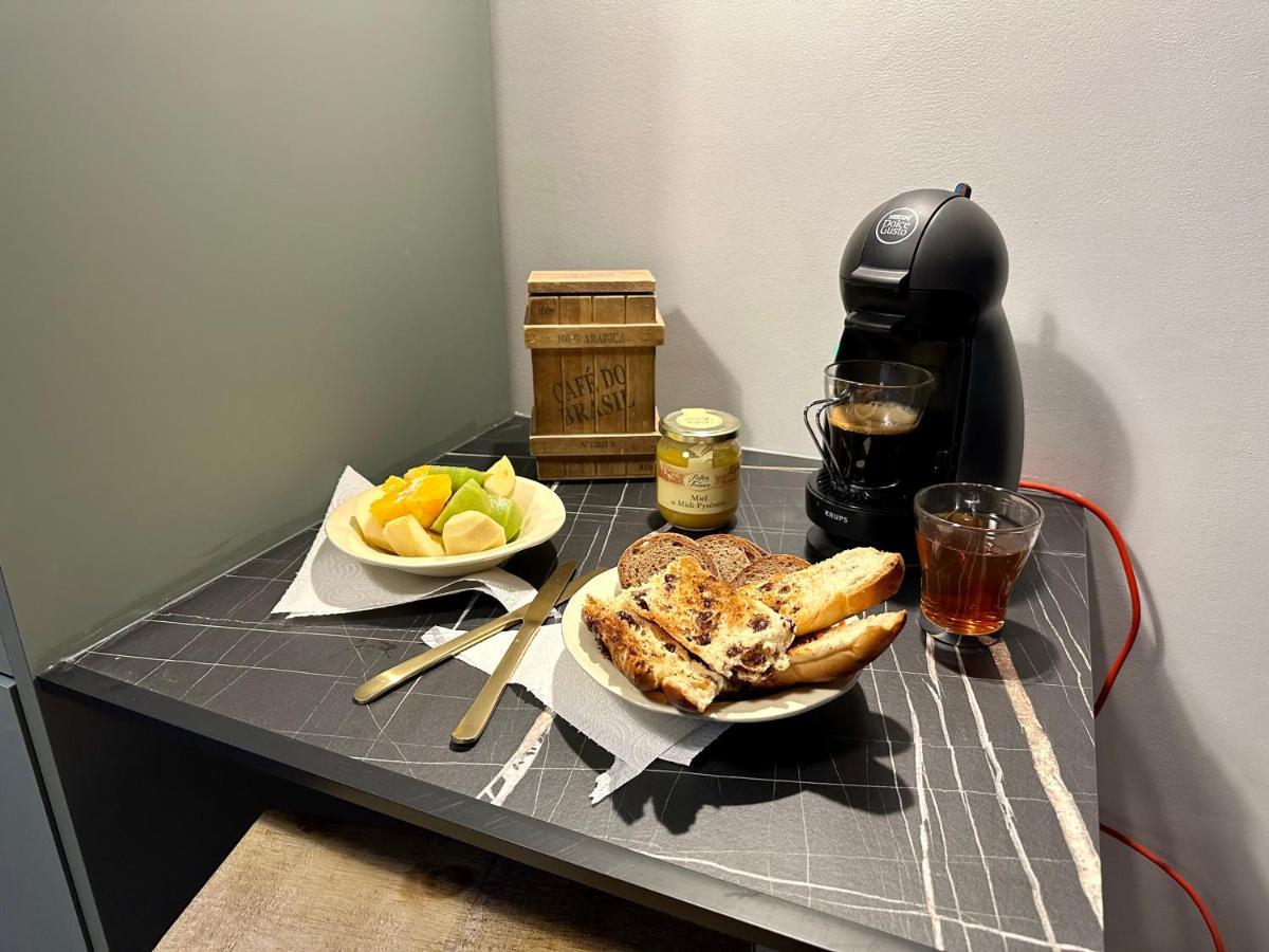 Le Lutz Apartment Ним Екстериор снимка